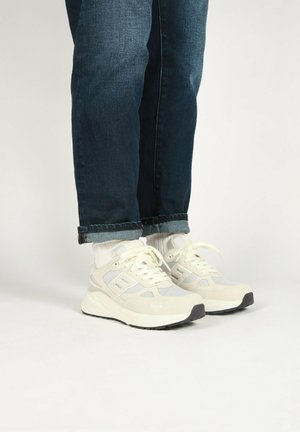 FLINT MOSS - Trainers - light grey
