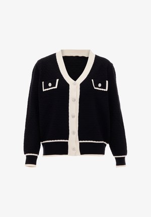 Sötétkék kardigán texturált szövettel, krémszínű díszítésekkel, két elülső zsebbel, V-kivágással és dekoratív gombokkal.