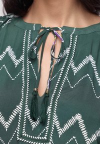 Yamamay YAMIRA - Strandaccessoire - dark green with print