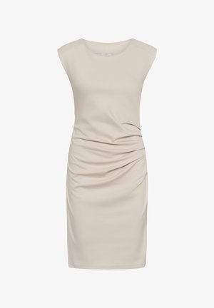 Robe beige sans manches longueur genou avec encolure ronde et drapé froncé sur un côté de la taille.