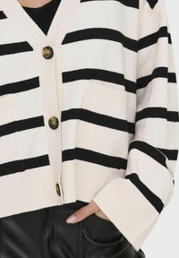 ONLY ONLAMA  - Strickjacke - birch
