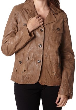 Brun læderjakke med krave, frontlukning med knapper og fire lommer. Struktureret overflade med synlige folder og sømme.