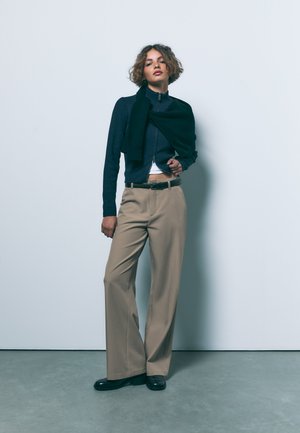 Stradivarius - Spodnie materiałowe