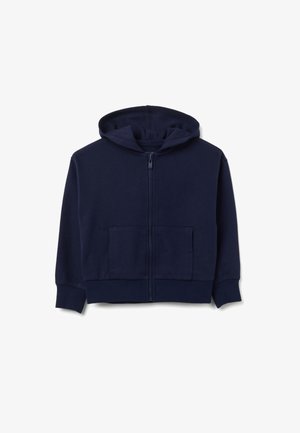 Sudadera con cremallera de color azul marino, hecha de una suave mezcla de algodón. Presenta una capucha, dos bolsillos frontales y puños y dobladillo acanalados.