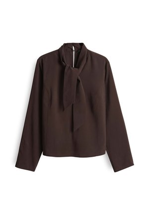 Blouse à manches longues marron foncé avec un grand nœud noué au col, coupe ajustée et fermeture par bouton au dos.