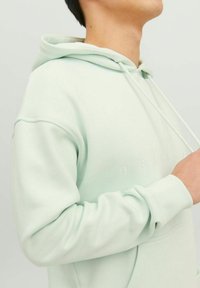 Jack & Jones JORCOPENHAGEN UNISEX - Džemperis ar kapuci - pale blue
