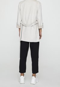PULL&BEAR Cappotto corto - beige