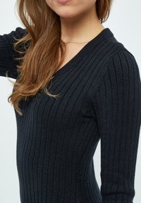 Desires DEAMABEL V-NECK DRESS - Tubino - black