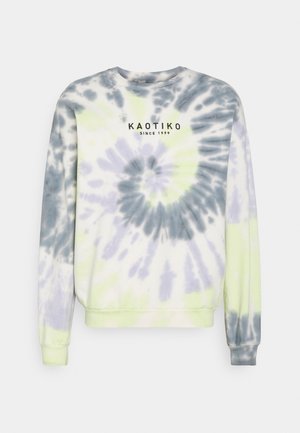 Sweat-shirt tie-dye en blanc, gris et vert ; avec col ras du cou, manches longues et logo imprimé "KAOTIKO since 1999" à l'avant.