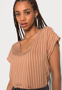 JDY JDYSTARR LIFE V NECK   - Blusa - lion/sandshell