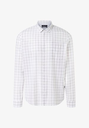 Biała i jasnoszara kraciasta koszula na długi rękaw z kołnierzykiem i kieszenią na piersi, rozłożona płasko na białym tle.