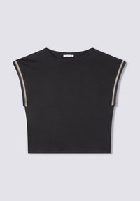 T-shirt cropped nera con spalle ampie, caratterizzata da strisce metalliche dorate lungo le cuciture delle maniche. Realizzata in morbido cotone.