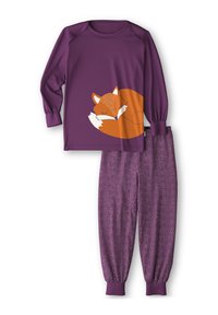 Paarse pyjama set met een lang mouwtop met een slapende vos graphic en gestreepte broek met witte stippen. Gemaakt van zachte stof.