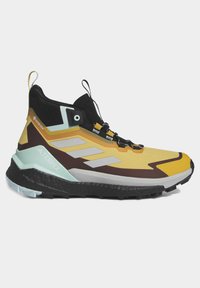 Adidas Terrex FREE HIKER 2.0 GORE-TEX® - Scarpa da hiking - preloved yellow/silver/semi flash aqua
