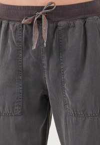 LELA REGULAR FIT - Donji dijelovi trenirke - anthracite