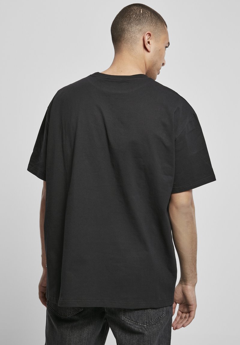Herren T-Shirts basic | Southpole SOUTHPOLE COLLEGE SCRIPT T-Shirt print black/schwarz - XU27964 Herren T-Shirts basic | Southpole SOUTHPOLE COLLEGE SCRIPT T-Shirt print black/schwarz - XU27964