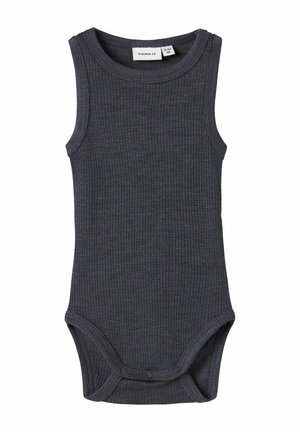 Bodysuit sans manches gris foncé en tissu côtelé. Présente un col rond et des fermetures à pression en bas. Texture lisse.