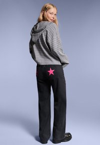 Bershka Kapuzenpullover - grey