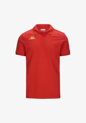 Polo rosso in cotone, con colletto classico, maniche corte e logo Kappa dorato sul lato sinistro del petto. Texture liscia.