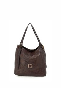 Borsa in pelle marrone con un design morbido, caratterizzata da borchie decorative su un pannello quadrato e una tracolla regolabile. Texture liscia.
