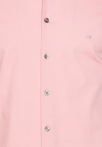 Calvin Klein Tailored LOGO STRETCH  - Camisa formal - blush