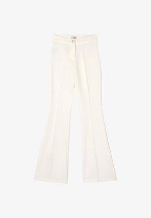 Witte broek met hoge taille, voorzien van een knoop- en ritssluiting aan de voorkant, recht door de heupen en uitlopend vanaf de knieën tot aan de zoom.