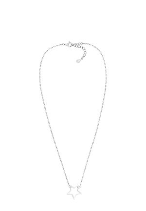 Collier chaîne en argent avec un pendentif en forme d'étoile ouverte et un fermoir réglable sur fond blanc.