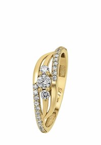 Goldring mit drei größeren runden Diamanten in der Mitte und kleineren Diamanten entlang zweier geschwungener Bänder auf beiden Seiten, texturiertes Innere.