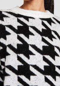 JDY Stickad tröja - off-white