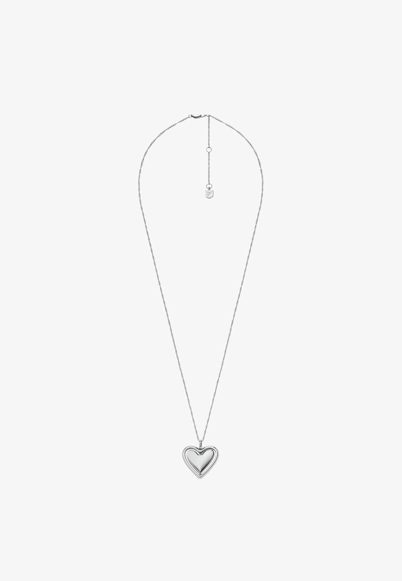 Collana con pendente a forma di cuore in argento su una catena fine, caratterizzata da una superficie liscia e leggermente riflettente, con chiusura regolabile.