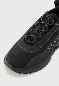 Lacoste Tenisky - black