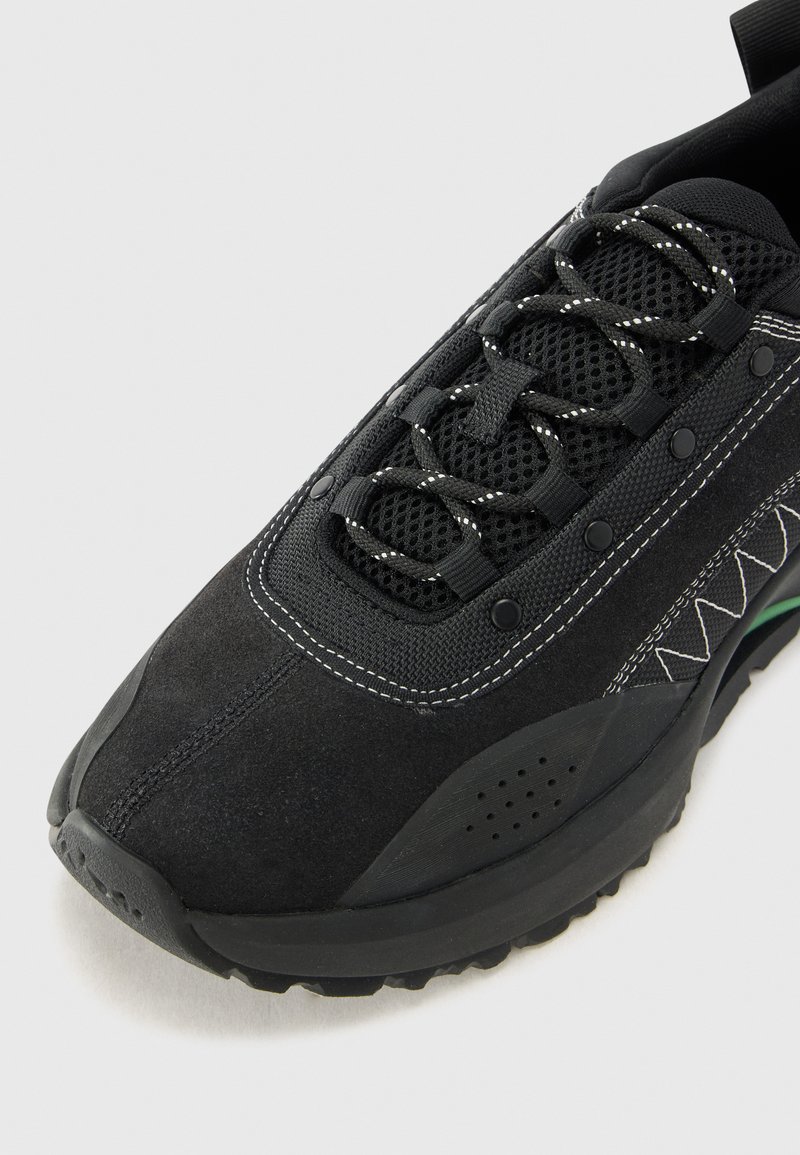 Lacoste Sneakers laag - black