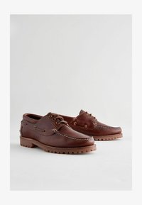 Wybrany, tan brown