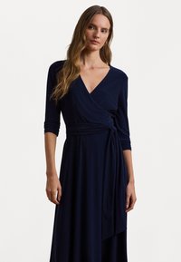 Lauren Ralph Lauren - SURPLICE JERSEY DRESS - Jerseykleid - lighthouse navy Thumbnail-Bild 1