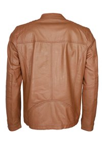 Braune Lederjacke mit detaillierter Nahtführung, gesteppten Schulterakzenten und einer glatten Textur; verfügt über einen hohen Kragen und eine taillierte Passform.