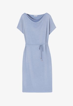 Abito azzurro chiaro con scollatura drappeggiata, maniche corte e cintura in vita. Realizzato in tessuto morbido, presenta una silhouette dritta.