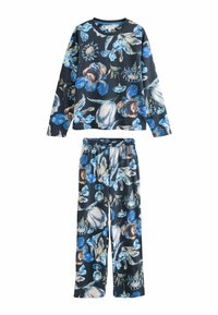 Pajama set w kwiatowym nadrukiem, składający się z długiego rękawa koszulki i spodni na elastycznej talii. Kolory to niebieski, kremowy i ciemny granat. Miękka faktura materiału.