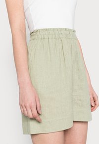 ONLY TOKYO  - Calções - desert sage