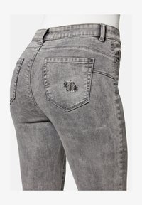 Unausgewählt, grey acid