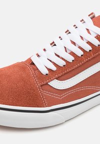 Vans OLD SKOOL UNISEX - Tenisky - theory auburn