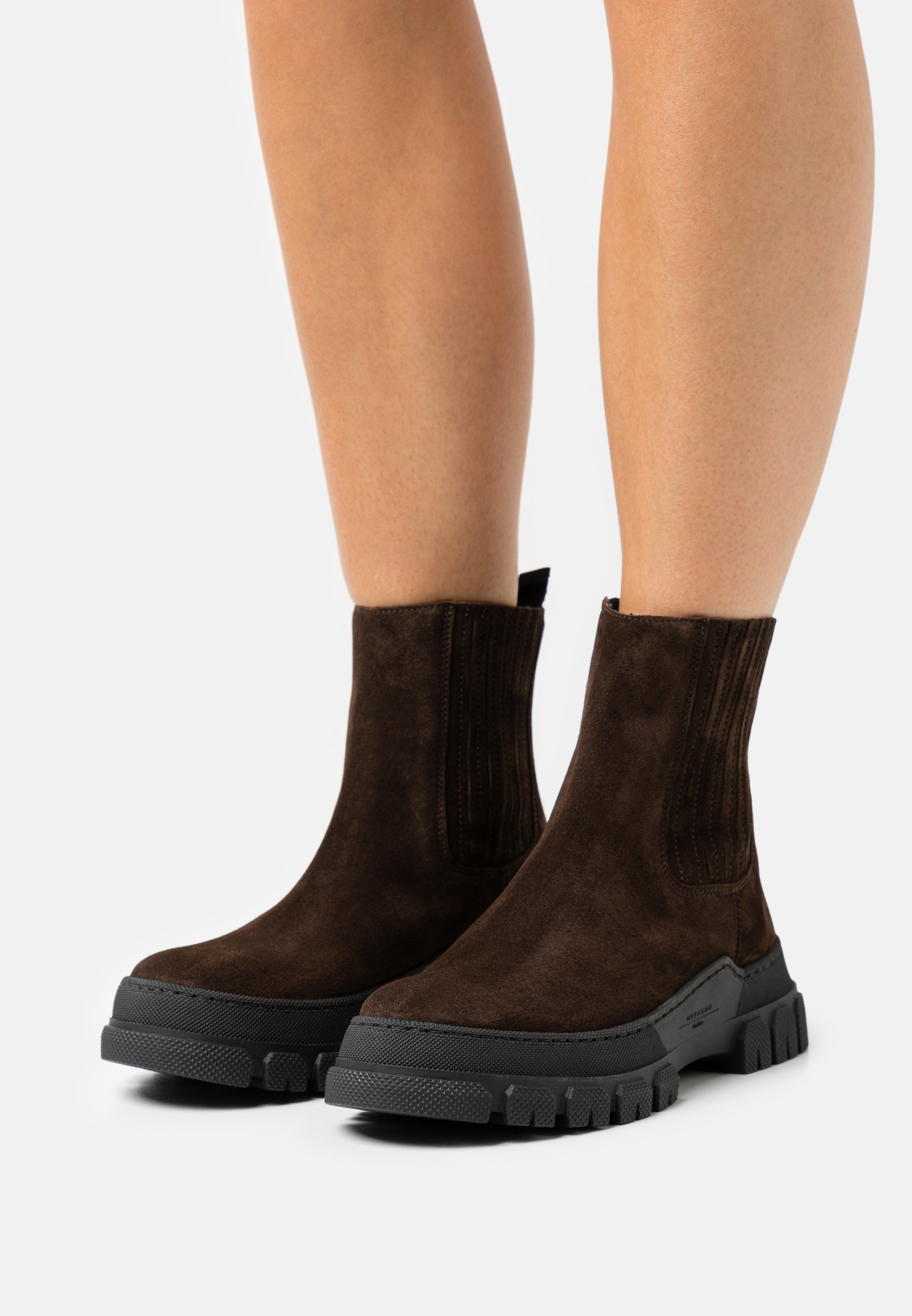 Max Mara Botín Anfibio De Lana Vitrificada Gris Medio | Botas y Botines de  tobillo Mujer * LOIC TEZENAS
