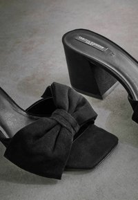 Next LIV BOW - REGULAR FIT - Slip-ins med hög sula - black