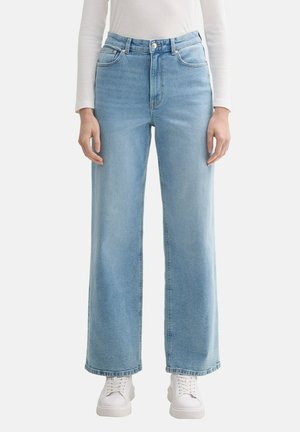 Vaqueros a campana - clean light stone blue denim
