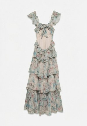 Vestido maxi de tonos pastel con estampado floral, volantes en capas, sección media abierta, mangas campana y lazo en el pecho en suaves tonos rosa, azul y verde.
