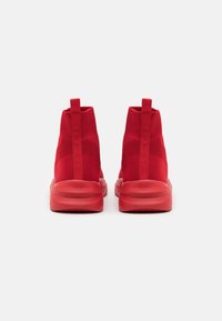 Pier One UNISEX - Høye joggesko - red