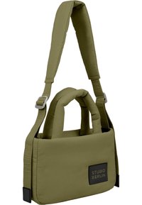 Borsa a mano verde oliva con un design imbottito, manici superiori e una tracolla regolabile. Presenta una patch con il logo su un lato.