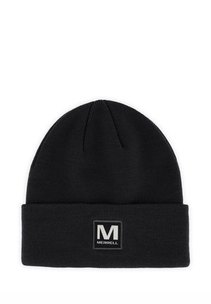 Gorro negro de punto con puño doblado y una etiqueta cuadrada que muestra una letra M blanca y el nombre de la marca Merrell.