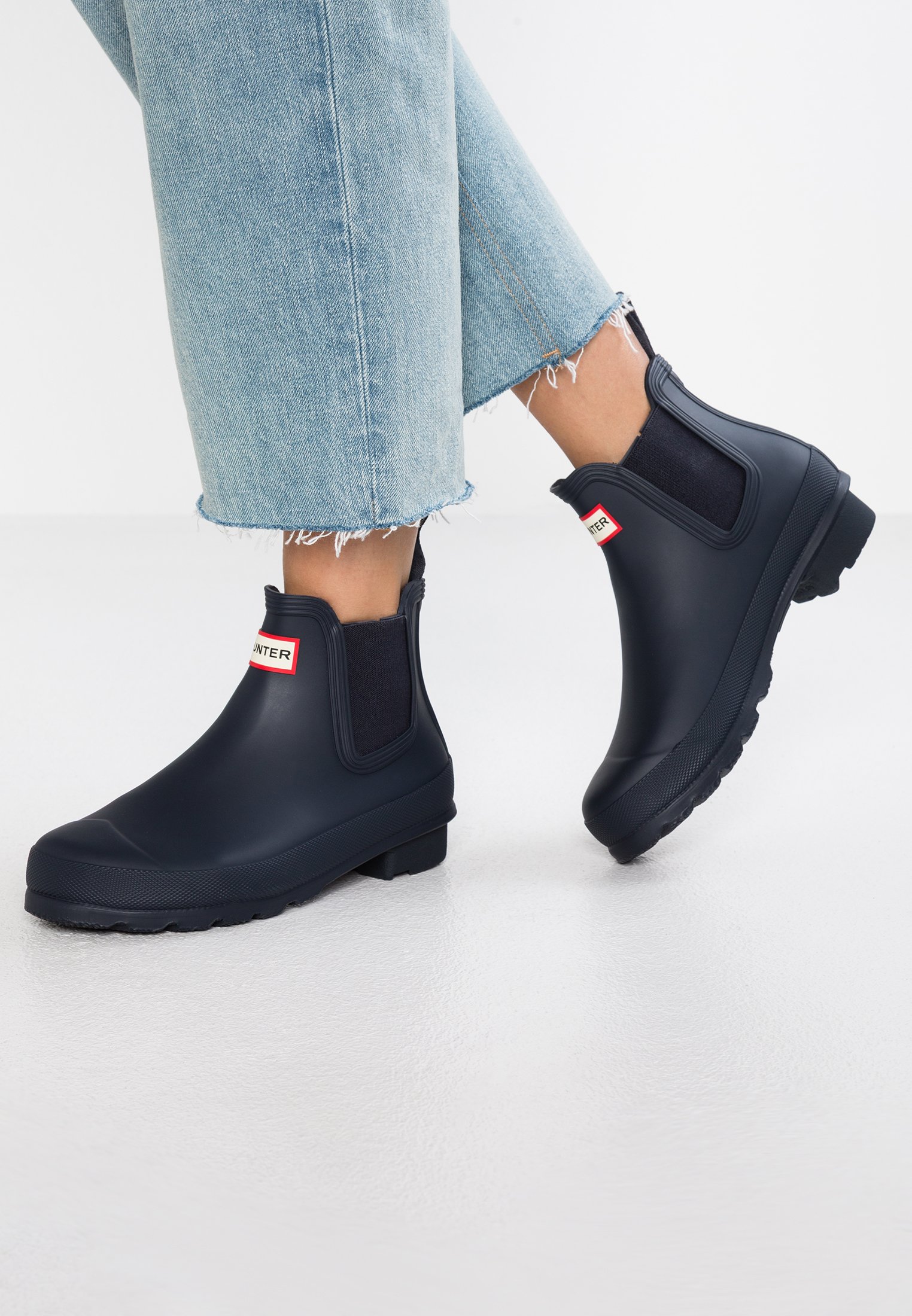 hunter chelsea boots navy