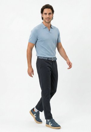 Real Guys, Gevlochten riem - blau