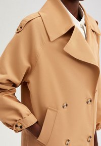 Touché Privé DOUBLE BREASTED  - Trenčkot - beige
